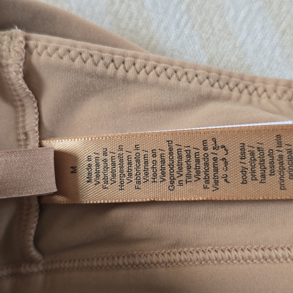 SKIMS Fits Everybody Scoop Bralette Size:Medium Clay - Picture 5 of 5